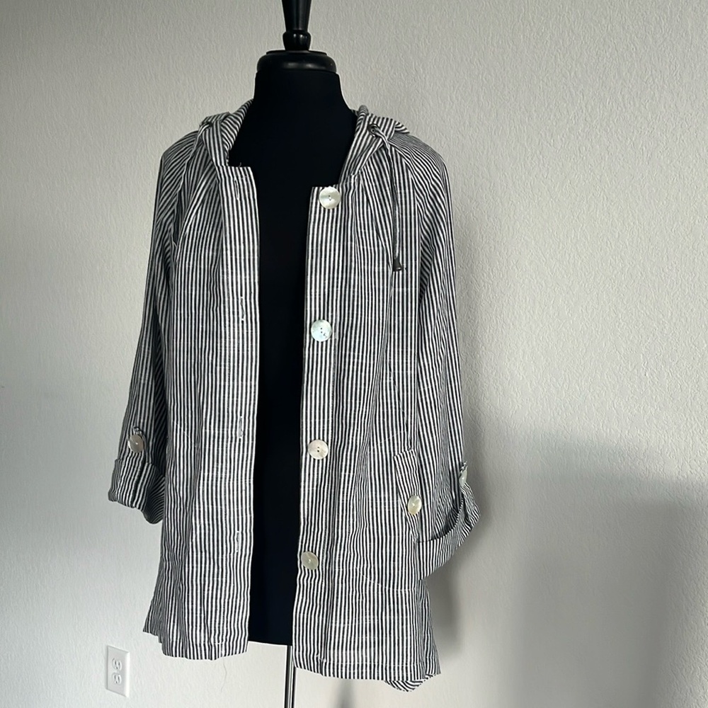Jones New York Striped linen garment